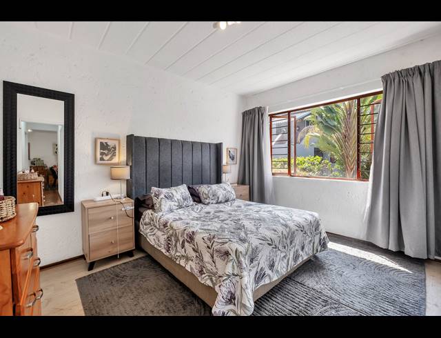 2 BEDROOM APARTMENT FOR SALE IN MELROSE